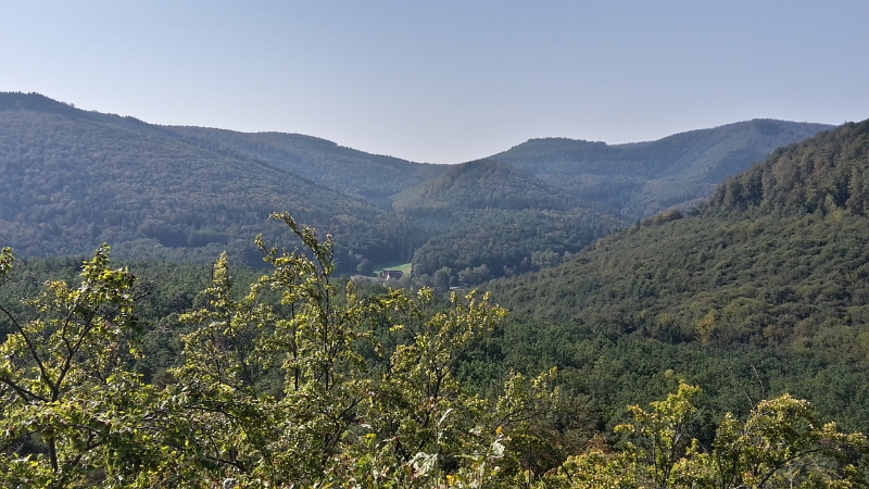 20160910_112534_Richtone(HDR).jpg - Natürlich hat man von hier einen gigantische Blick über's Tal.