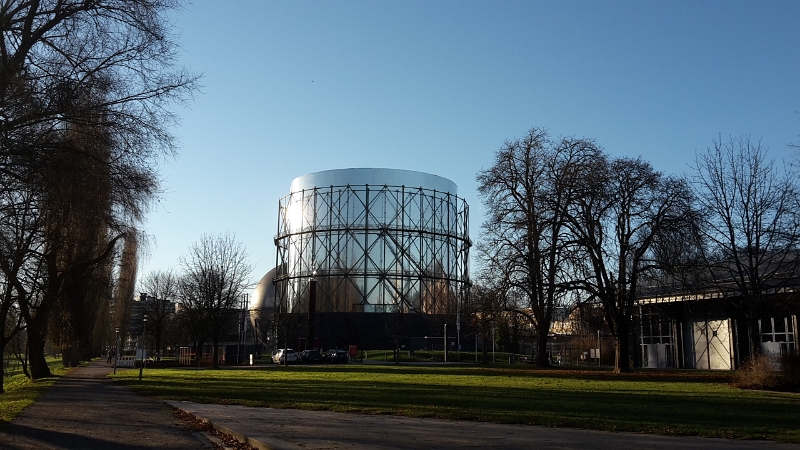 20161210_145117.jpg - Wir kommen am Gasometer vorbei.