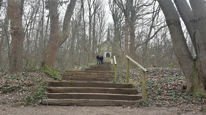 20160312_124736_Richtone(HDR).jpg - Die letzten Meter geht es über eine Treppe nach oben.