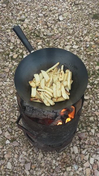 20160312_165437.jpg - Wir sind echt begeistert!!! Die werden auch ohne Öl richtig knusprig und schmecken echt lecker. Ich hätte nicht gedacht, dass man die auf diese Art zubereiten kann, GENIAL! Rotschi Rulez!!! :-)