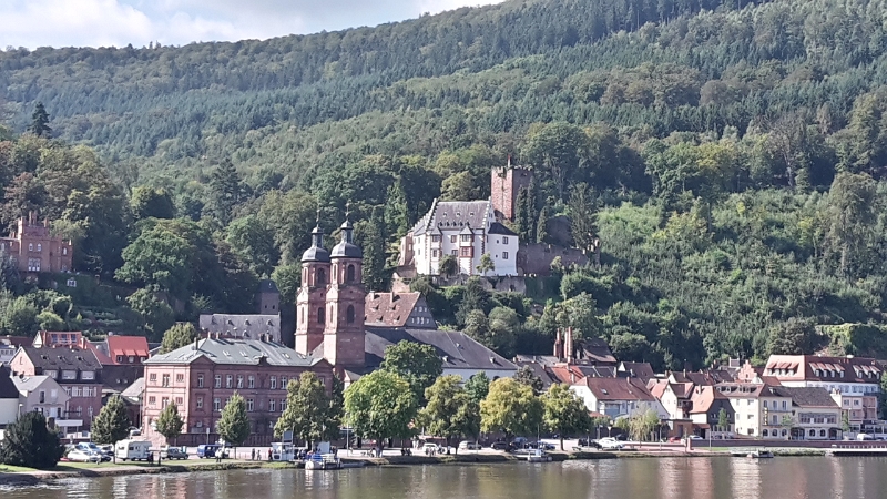 20160813_105115_Richtone(HDR).jpg - Die Mildenburg sieht ja echt schön aus, da will ich auf jeden Fall hoch!