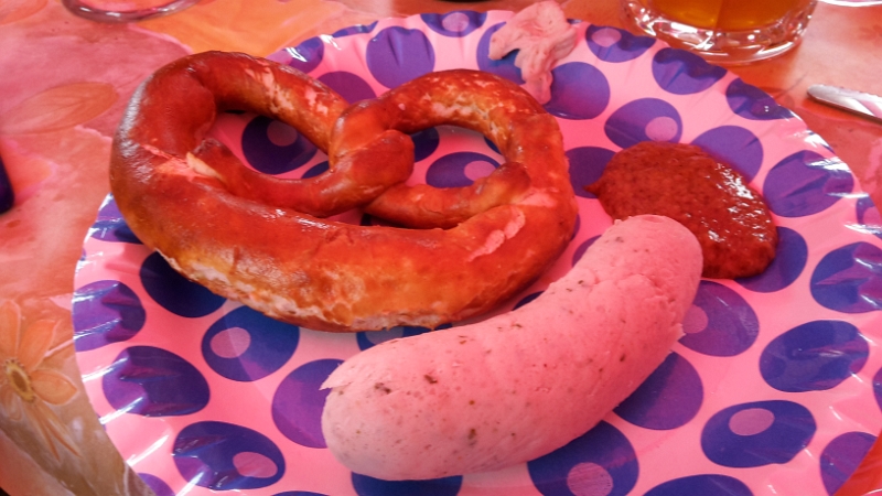 20160516_105511.jpg - Weißwurst und süßer Senf... Was soll ich sagen? LECKERLECKERLECKER Selten... achwas... noch nie eine so gute Weißwurst gegessen!