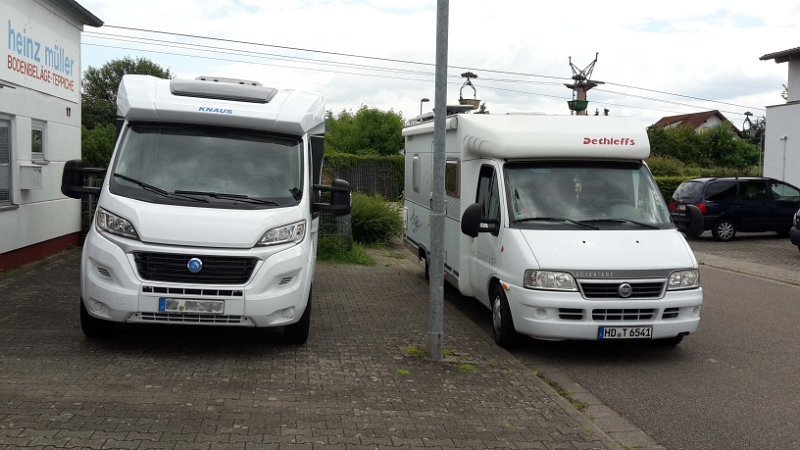 20160715_134958.jpg - Freitag nachmittag, wir wollen mit Biene's Eltern das neue Wohnmobil einweihen. Hierzu fahren wir nach Ockenheim am Rhein und treffen uns dort mit Britta & Dirk auf dem Stellplatz "Metzis Panoramablick".