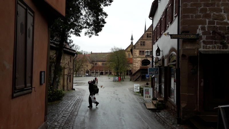 20160416_121728.jpg - Wir laufen hierzu ins Kloster Maulbronn, welches wir schon einmal ziemlich genau vor zwei Jahren besucht haben. :-)