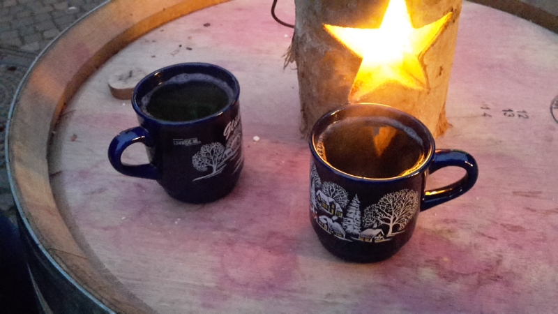 20161217_165213.jpg - Natürlich trinken wir auch ein paar Glühweine wobei sich der Dornfelder Glühwein als besonders lecker herausstellte!