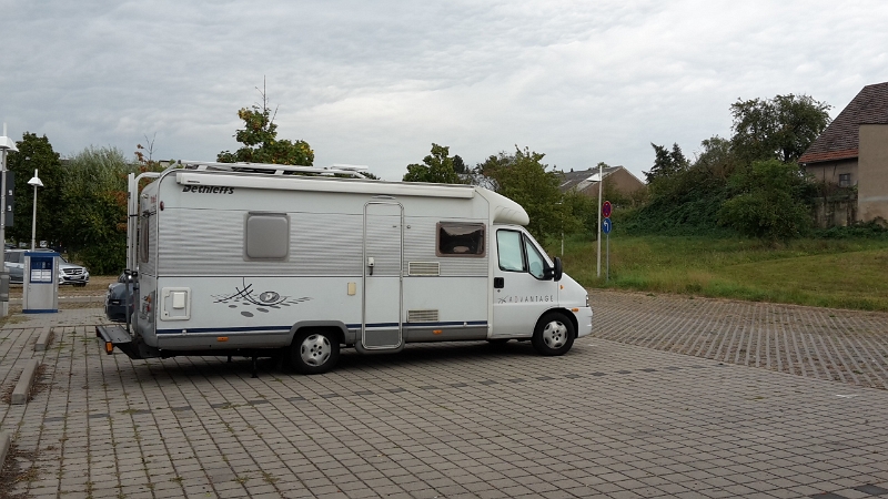 20160917_135408.jpg - ...wo wir kurze Zeit später auf dem Stellplatz am SRH Gesundheitszentrum landen.