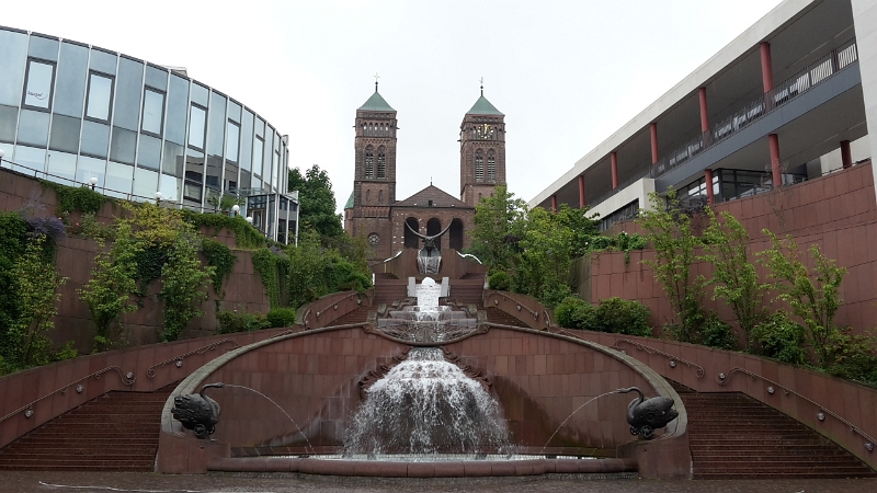 20160820_120341.jpg - Wir kommen am Schloßplatz an.