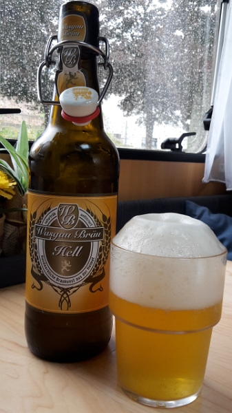 20160820_143806.jpg - Jetzt testen wir das einheimische Bier, welches auch in der Kuchem's Brauerei produziert wird.