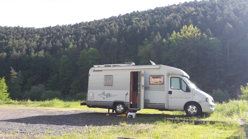 20160521_090740.jpg - Achja, der Stellplatz ist kostenlos, bietet Platz und Strom für 4 Wohnmobile (Platz ist aber auch für wesentlich mehr!). Eine Ver- oder Entsorgung ist nicht vorhanden.