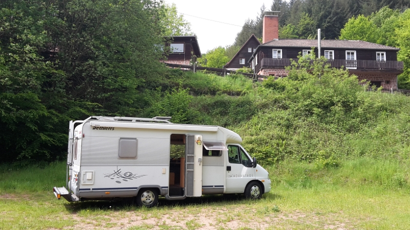 20160522_110555.jpg - Wir treffen uns nur unweit am Naturfreundehaus Elmstein, wo wir vor 2 Jahren schon einmal mit dem Dixi übers Wochenende standen.