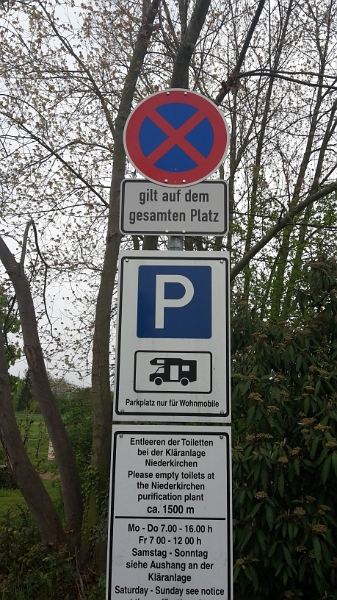 20160424_112022.jpg - Ich will ja nicht hetzen aber wenn ich mir dieses Schild so anschaue...