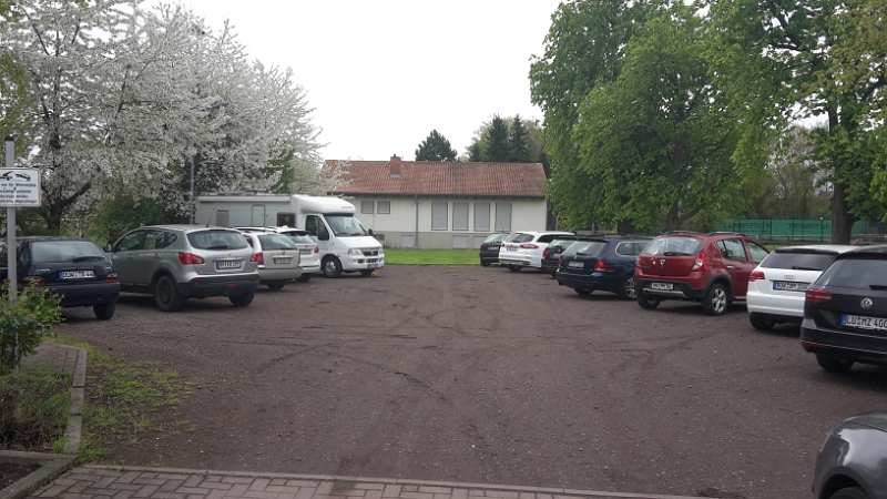 20160424_112032.jpg - Was ist denn hier los?!? Sind wir auf einem Stellplatz für Wohnmobile oder auf einem Großparkplatz?