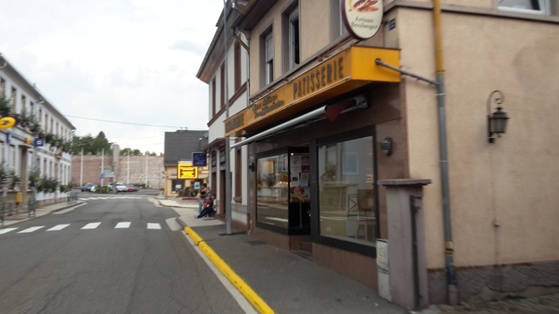 20160722_175441.jpg - Aha, die Boulangerie/Patisserie ist nicht weit vom Stellplatz entfernt!