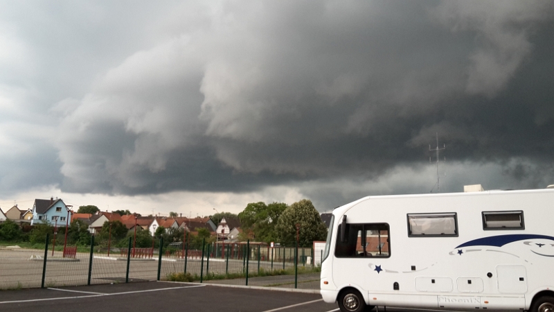 20160722_183119.jpg - Es blitzt und donnert bereits!