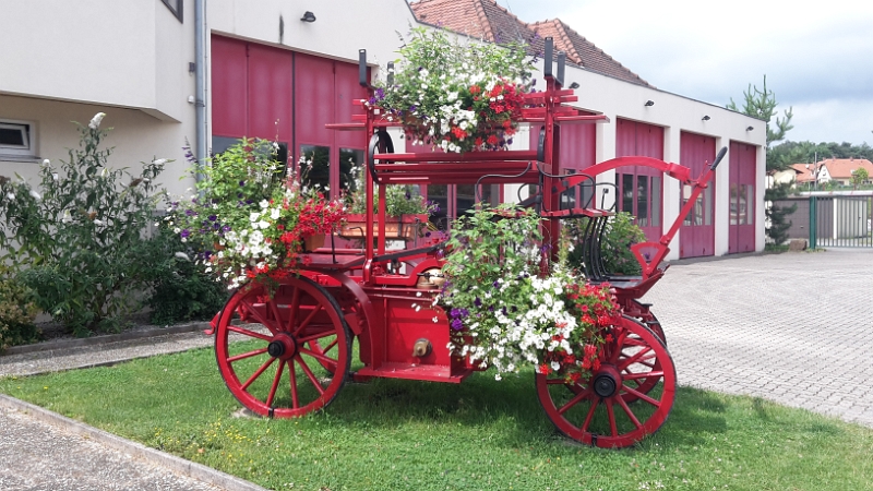 20160723_124417.jpg - Zurück an der Feuerwehr.Den restlichen Abend schauen wir in die Glotze und ins Weinglas! ;-)