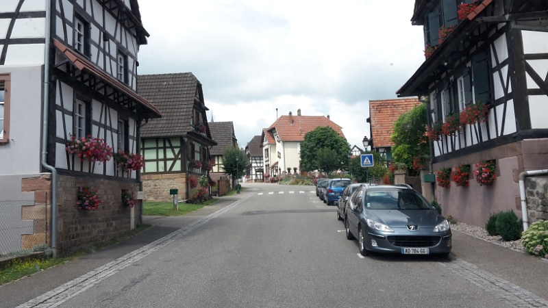 20160724_122944.jpg - Wir machen uns nun auf den Weg nach Hauenstein und kommen dabei durch viele kleine hübsche Dörfer.