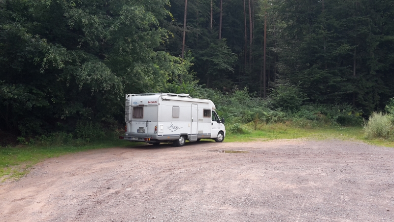 20160724_144116.jpg - In Hauenstein angekommen stellen wir das Dixi auf unseren "Stammparkplatz" und schauen mal ob es hier und heute Schuhe gibt!!!