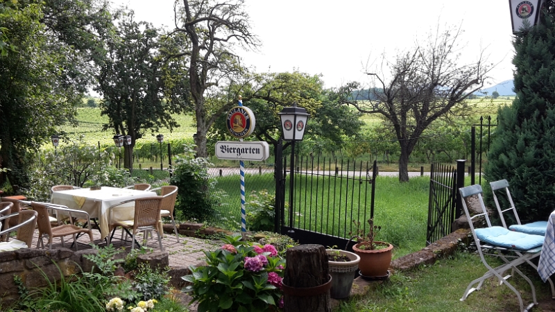 20160724_154656.jpg - Der Biergaten ist sehr schön...