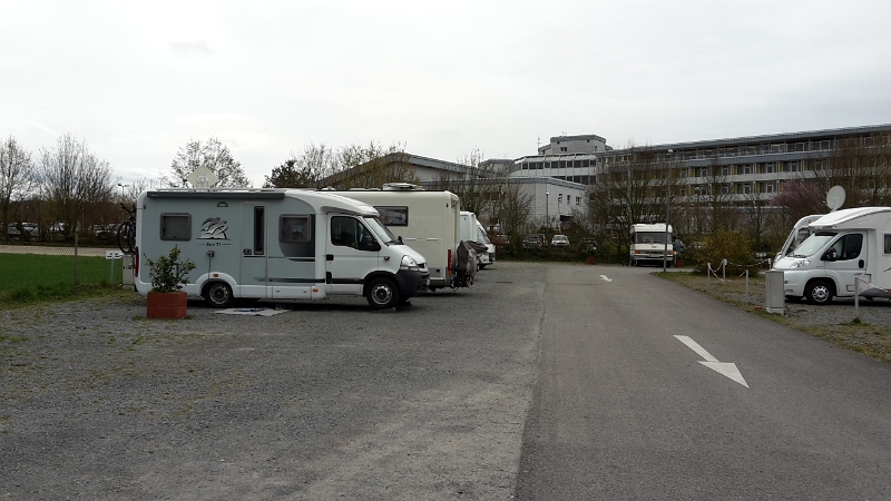 20160328_121312.jpg - Gestern hatten wir keine Lust mehr auf "Schwimschwim", darum sind wir heute früh rechtzeitig zur Baderöffnung in das Thermalbad, welches direkt am Stellplatz liegt.Nach 3 Stunden geblubbel drehen wir noch eine runde über den "Wellmobilpark".