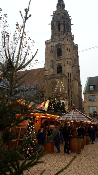 20161126_144249.jpg - Der Platz vorm Rathaus hat uns gut gefallen!