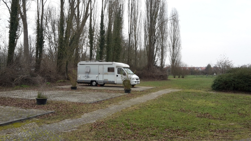 20160228_105055.jpg - Nun ein Bild vom Stellplatz bei Tageslicht.