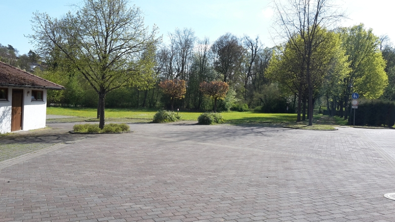 20160429_164157.jpg - ...am Schloßpark.