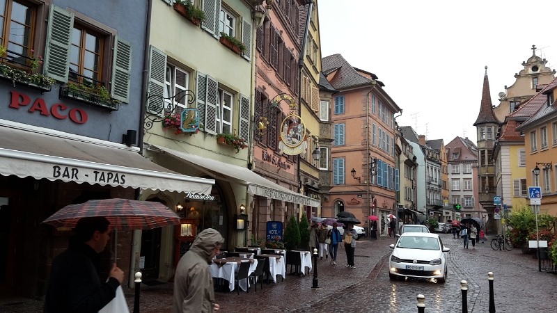 20161001_144013.jpg - Nun haben wir echt genug von Altstadtbummel und Seightseeing... Wir sind nun 12 Kilometer zu Fuß unterwegs, und haben nun echt einen Kulturschock! Jetzt laufen wir den kürzesten Weg zurück und chillen den restlichen Abend im Dixi!