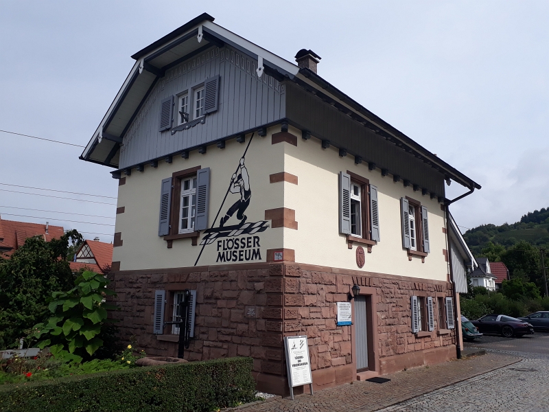 20170902_121514.jpg - Das Flössermuseum vor den Toren der Stadt.