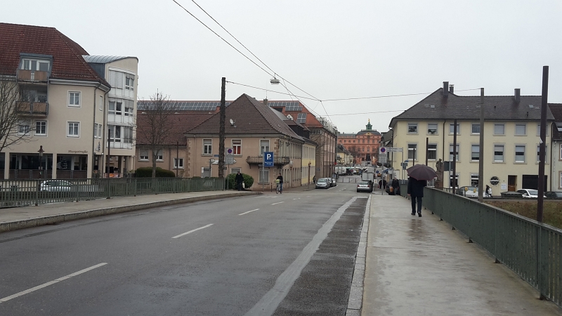 20170204_112217.jpg - Von der "Murgbrücke" aus, entdecken wir auch schon das Schloß im Hintergrund.