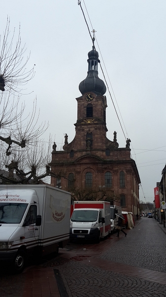 20170204_112453.jpg - Wir kommen am Marktplatz an...