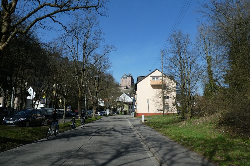 P1020618.JPG - Wir erreichen Baden-Baden und fahren ab hier über die Autobahn auf dem direkten Weg nach Hause...