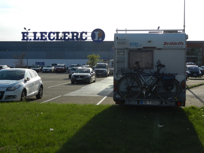 DSCN1132.JPG - In Soufflenheim machen wir an einem E.Leclerc halt und gehen für die nächsten Tage einkaufen.
