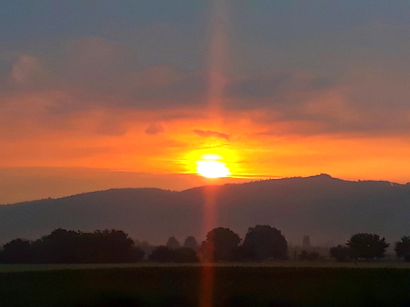 20180608_062711.jpg - Gerade geht die Sonne auf......naja, die Arbeit ruft trotzdem! :-(