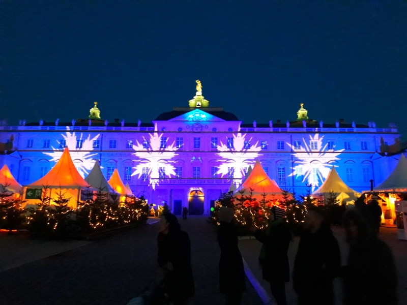 20181215_170713.jpg - Ständig wechseln die Farben und Motive!