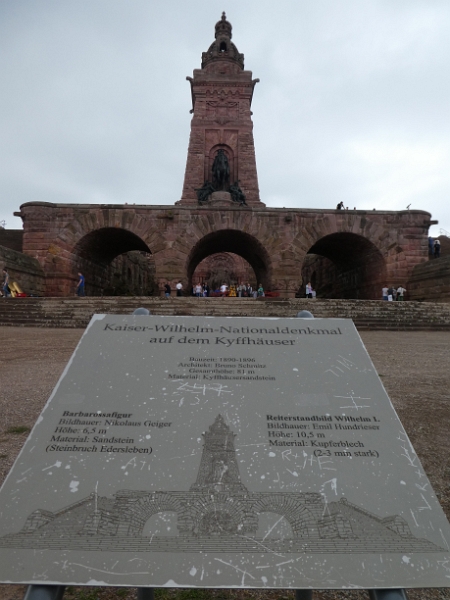 P1010018.JPG - Es handelt sich um das drittgrößte Denkmal Deutschlands.