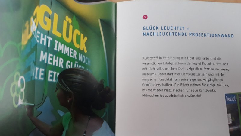 20190302_173918.jpg - Im Museum.Soso, hier kann man ein vergängliches Gemälde erschaffen...