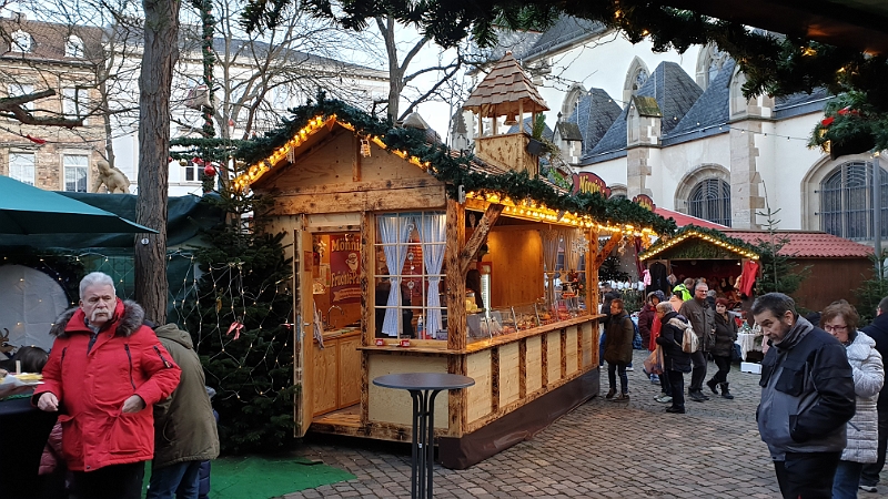 20191130_152303.jpg - Nun schlendern wir noch eine Runde über den kleinen Nikolausmarkt...