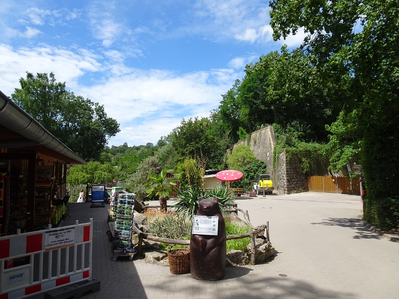 DSC06207.JPG - Der Zoo liegt quasi in einem Graben vor dem Fort.