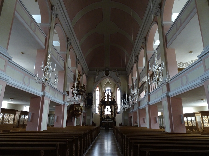 DSC03544.JPG - Wir schauen kurz in die Kirche.