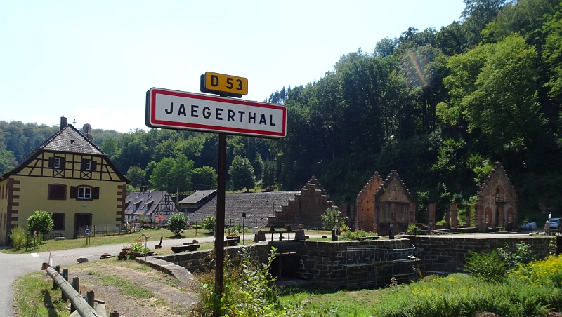 20200809_182803.jpg - Auf der weiterfahrt entdecken wir plötzlich eine Ruine in Jaegerthal...