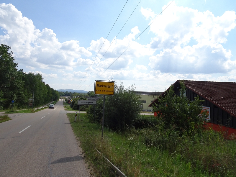 DSC07362.JPG - ...in den Kreis Schwandorf in der Oberpfalz. Hier wollen wir uns einen Stellplatz irgendwo am Wasser (Badesee) anschauen.