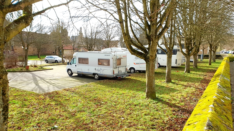 20200118_121253.jpg - Wieder am Stellplatz zurück scheint richtig schön die Sonne, obwohl es laut Wetterbericht nur regnen sollte!