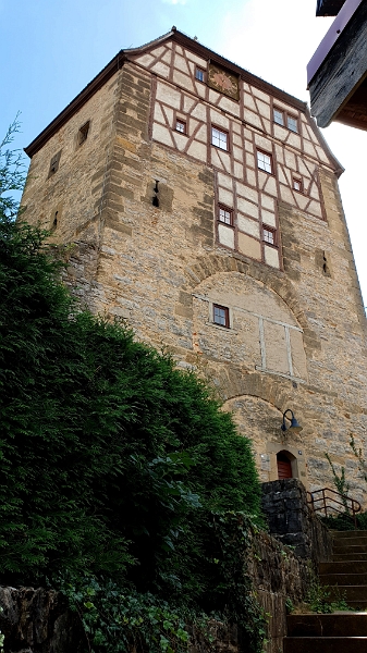 20200822_135947.jpg - Der Turm wurde im Jahr 1448 an der höchsten Stelle der Stadtmauer errichtet.