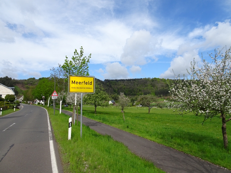 DSC01474.JPG - Logisch, bei Meerfeld.