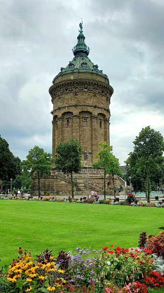 20210828_181725.jpg - Ein schönes Bild vom Wasserturm noch, dann gehts weiter.