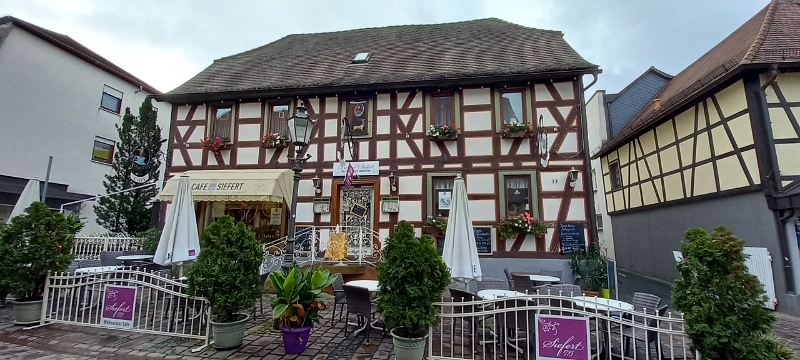 20221105_120701.jpg - Das Café vom Konditor-Weltmeister Bernd Siefert.