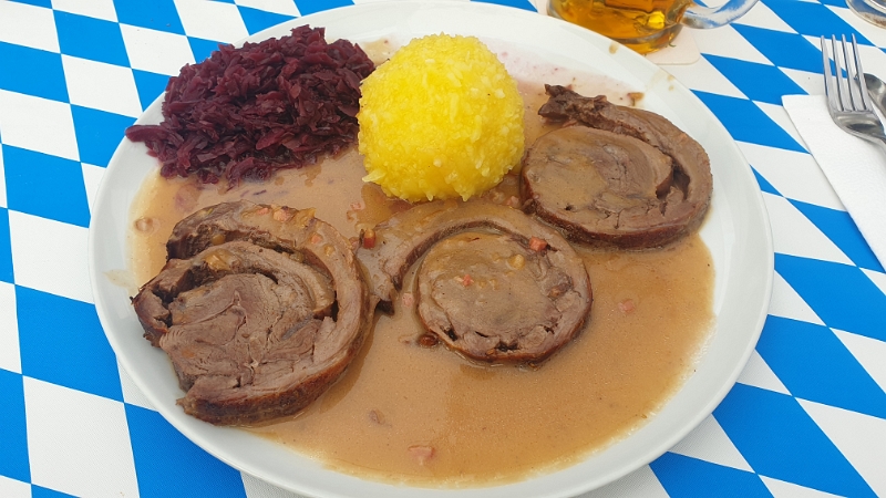 20220805_193449.jpg - ...und Wildschweinbraten bestellt.Wow, das war seeeehr lecker!