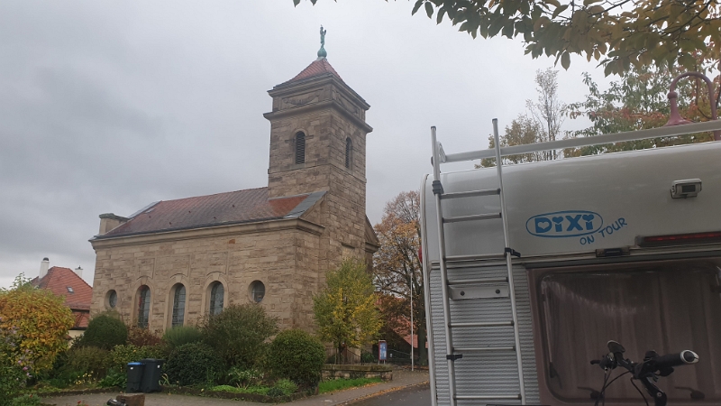 20221015_081705.jpg - Am nächsten Morgen sind wir dann zur Kirche in Maikammer gefahren.