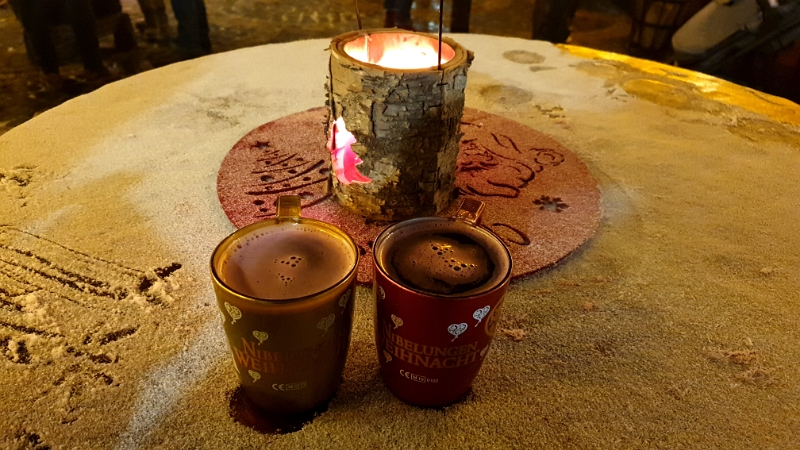 20221217_171328.jpg - ...den ersten Glühwein...