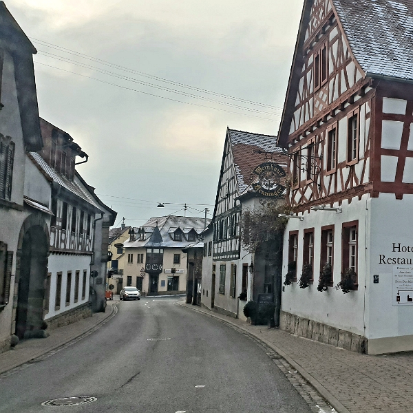 20221218_182653.jpg - ...u.a. durch Kallstadt...